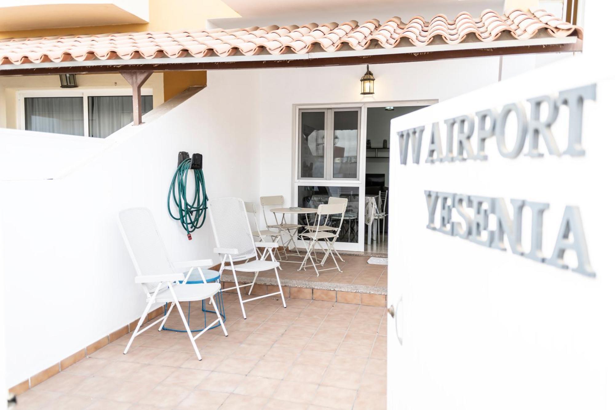 Yesenia Vv Airport Apartment El Matorral Exterior photo
